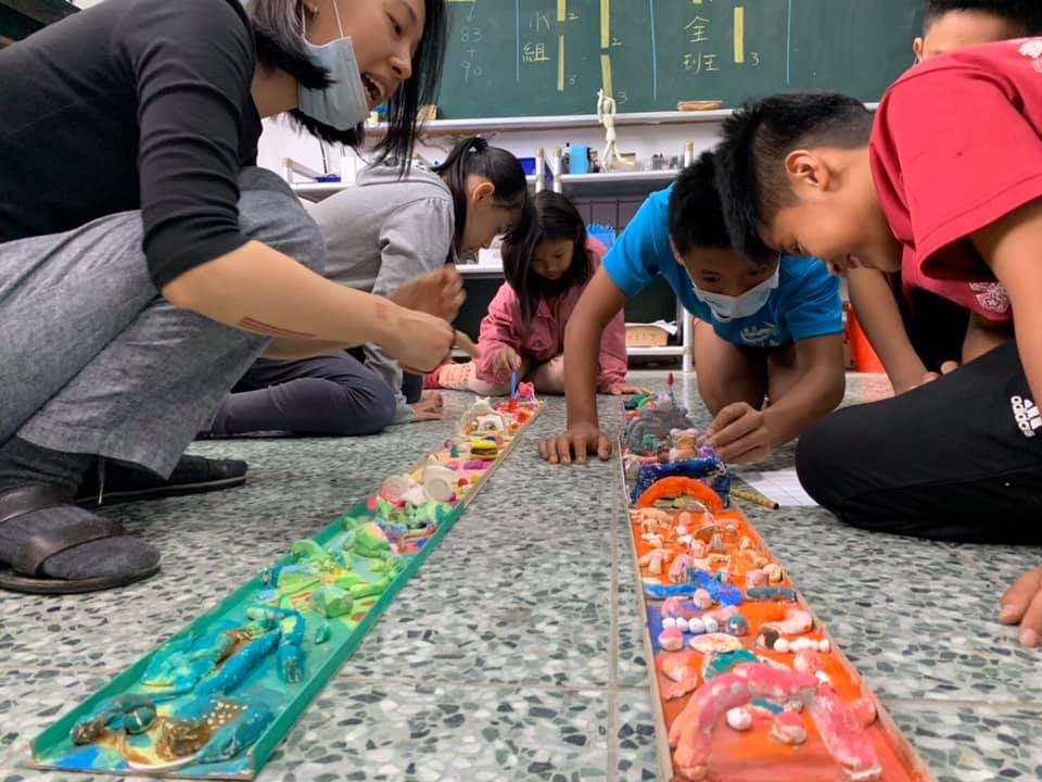 政令宣導不是只能透過制式的競賽，讓學生自由創作，更能達到宣導效果。／臺東縣政府教育處提供。