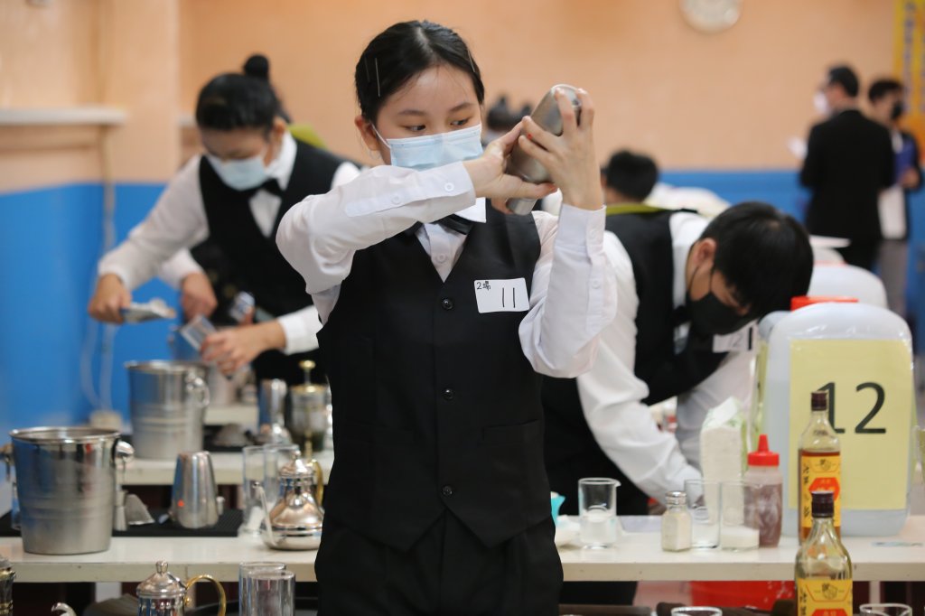 透過國中技藝競賽給予學生發揮專長的舞台，加強國中學子的能力與自信