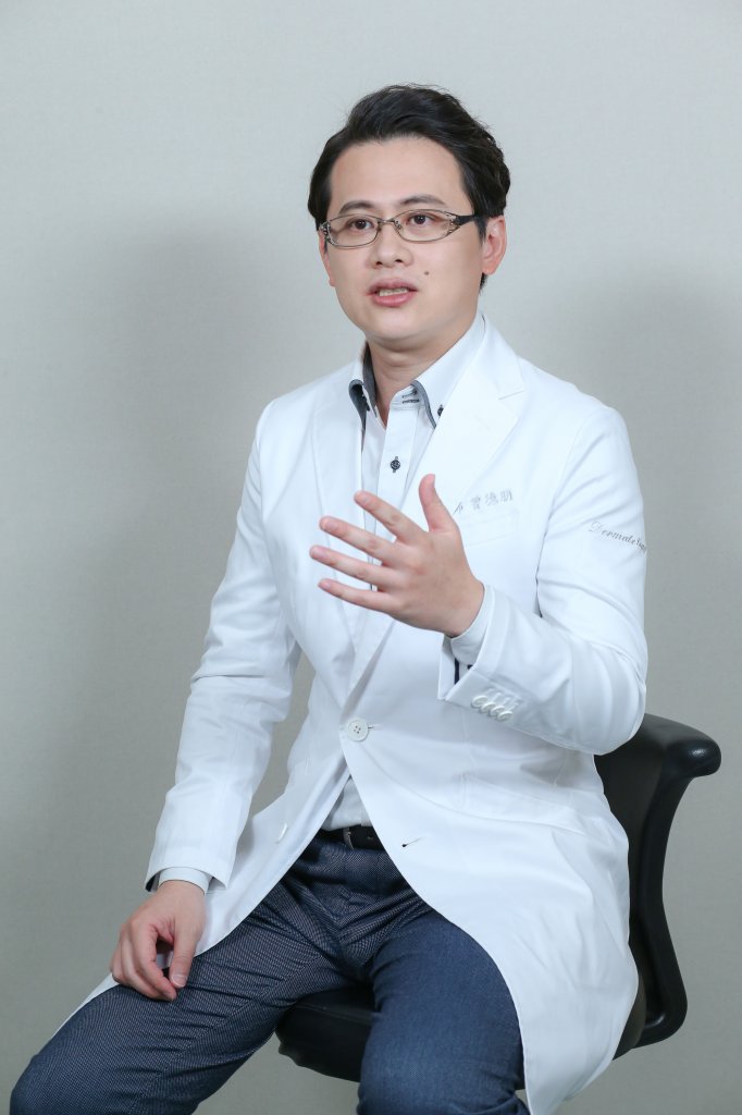 圖為專業皮膚科醫師曾德朋